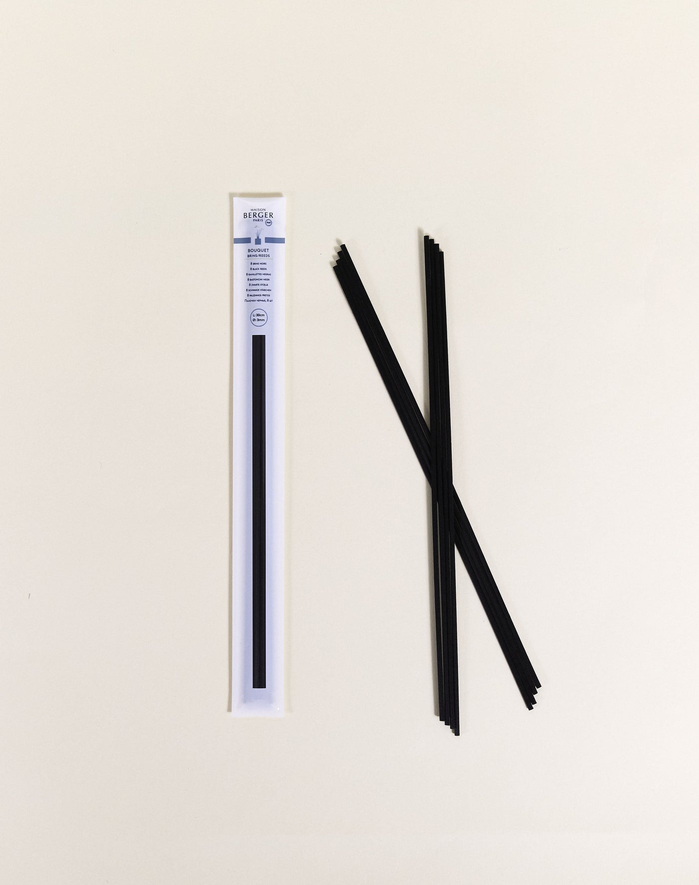 Pack of 8 synthetic black sticks 30cm